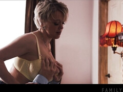 Amerikanisch, Blondine, Blasen, Betrug, Hundestellung, Fetisch, Jeans, Stiefmutter