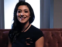 18 ans, Nana, Grosse bite, Brunette brune, Queue, Poupée, Bâillonner, Lingerie