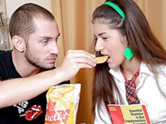 Chambre à dormir, Gros cul, Grosse bite, Sucer une bite, En levrette, Maigrichonne, Adolescente, Nénés