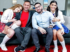 Gros cul, Grosse bite, Noire, Sucer une bite, En levrette, Le plan cul à quatre, Adolescente, Nénés