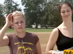 Grosser schwanz, Blasen, Braunhaarige, Spermaladung, Realität, Rotschopf, Flotter dreier, Titten