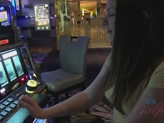 Cuarto de baño, Morena, Novia, Coño, Afeitado, Fumando, Tetas, Vibrador