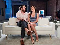 WIFEY Gorgeous Fit Hotwife Serenity Cox Gets Huge Creampie In Threesome