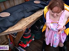 Stiefel, Britisch, Geschnappt, Hardcore, Masturbation, Im freien