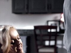 Rubia, Mamada, Corrida, Familia, Cocina, Tetas naturales, Esclavo, Adolescente