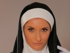 Anal, Tetas grandes, Mamada, Estilo perrito, Doble penetracion, Sexo duro, Medias largas, Tetas