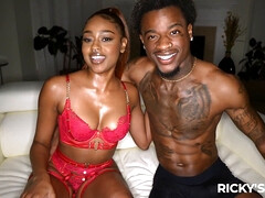 Большая жопа, Белье, Чудовищные размеры, Колготки, Киски, Наездница, Чулки, Влажная