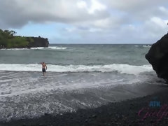 Leie, Strand, Aufs gesicht abspritzen, Freundin, Öffentlich, Dürr, Scherzbold, Titten