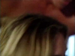 18 ans, Sucer une bite, Brunette brune, Faciale, Hard, Chatte, Adolescente, Rétro ancien