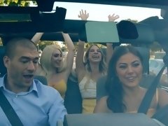 Grosse titten, Blondine, Blasen, Auto, Hundestellung, Orgie, Jungendliche (18+), Flotter dreier