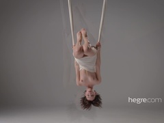 Arsch, Braunhaarige, Süss, Unschuldig, Zierlich, Kurzes haar, Dürr, Titten