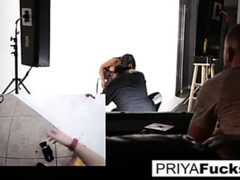 Kont, Grote mammen, Bruinharig, Hardcore, Indisch, Kut duiken, Zuigen, Tieten likken