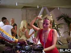 Cul à la bouche, Noire, Sucer une bite, Queue, Faciale, Branlette thaïlandaise, Interracial, Plan cul à trois