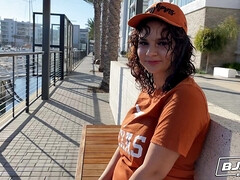 18 jaar, Grote lul, Grote mammen, Pijpbeurt, Bruinharig, Schattig, Latijnse vrouw, Gezichtspunt