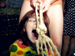 Enthousiasteling, Kont, Grote kont, Grote lul, Bruinharig, Groep, Hardcore, Feest