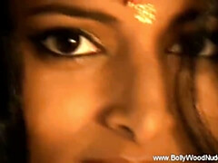 Азиатки, Красотки, Брюнетки, Фетиш, Хд, Индианки, Милф, Соло