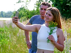 Блондинки, Минет, Поцелуи, Лизание, Натуральные сиськи, На природе, Молоденькие, Сиськи