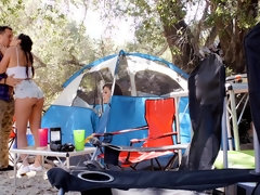 Grosser schwanz, Blasen, Braunhaarige, Betrug, Hardcore, Hd, Lecken, Nass