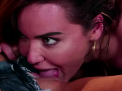 French babe eating her bffs clit