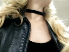 Arsch, Grosser arsch, Grosse titten, Masturbation, Milf, Im freien, Öffentlich, Muschi