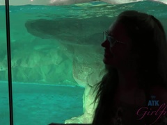 Enthousiasteling, Vingeren, Eten, Vriendin, Masturbatie, Buiten, Kut duiken, Tieten likken