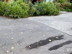 Arschlecken, Grosser schwanz, Blasen, Vollbusig, Natürlichen titten, Im freien, Pov, Titten