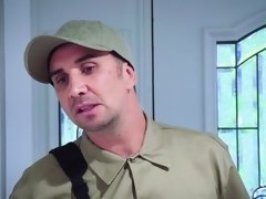 Gros seins, Brunette brune, Couple, En levrette, Seins naturels, Pov, Plan cul à trois, Épouse