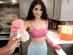 18 ans, Gros cul, Grosse bite, Sucer une bite, Brunette brune, Interracial, Maigrichonne, Adolescente