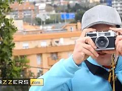 Jada Sparks gets her shaved pussy pounded by a tourist while Jordi el Nino Polla watches in public