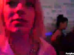 Blond, Pijpbeurt, Bruinharig, Groep, Orgie, Openbaar, Roodharige vrouw, Tieten likken