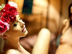 Chambre à dormir, Doigter, Lesbienne, Masturbation, Chatte, Rasée, Dénudage, Nénés