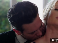 Grote mammen, Blond, Pijpbeurt, Dominatie, Sperma in gezicht, Pornster, Ruw, Tieten likken