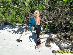 Culo grande, Rubia, Hd, Madres para coger, Orgasmo, Al aire libre, Público, Feo