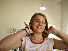 Enthousiasteling, Lieveling, Mooie dikke vrouwen, Grote mammen, Blond, Pijpbeurt, Hardcore, Tieten likken