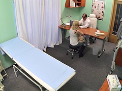 Amateur euro patient pussyfucked by doctor