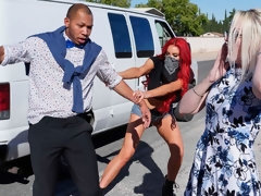 Grosser arsch, Grosse titten, Bisexuell, Handjob, Interrassisch, Küssen, Lecken, Muschi