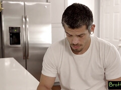 Grosser schwanz, Bruder, Braunhaarige, Hardcore, Hd, Natürlichen titten, Ablutschen, Flotter dreier