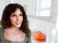 Grosse bite, Sucer une bite, Brunette brune, Gorge profonde, Branlette thaïlandaise, Fille latino, Mère que j'aimerais baiser, Actrice du porno