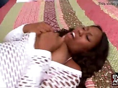 Cul, Gros cul, Grosse bite, Noire, En levrette, Seins naturels, Suçant, Tatouage