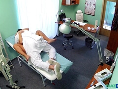 Leie, Arzt, Lecken, Büro, Muschi, Rotschopf, Uniform, Spanner