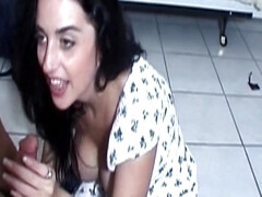 Grosser arsch, Grosser schwanz, Grosse titten, Schlampe, Braunhaarige, Masturbation, Titten, Nass