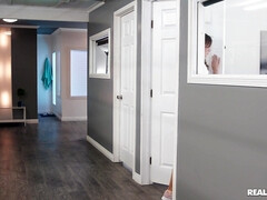 Enthousiasteling, Kont, Kokhalzen, Brillen, Handbeurt, Masturbatie, Kut duiken, Tieten likken