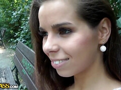 Tetas grandes, Morena, Garganta profunda, Hd, Natural, Público, Medias largas, Tetas