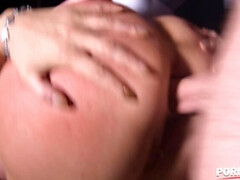 Cul à la bouche, Gros seins, Noire, Sucer une bite, Talons, Lingerie, Mère que j'aimerais baiser, Tatouage