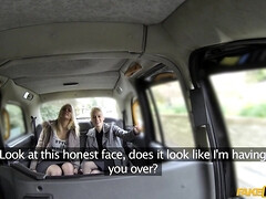 Enthousiasteling, Auto, Nederlands, Lesbisch, Likken, Masturbatie, Buiten, Kut duiken