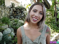 Amateur, Grosse bite, Sucer une bite, En levrette, Maigrichonne, Tatouage, Adolescente, Nénés