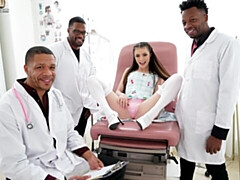 Culo grande, Mamada, Morena, Estilo perrito, Corridas faciales, Grupo, Pequeña, Tetas