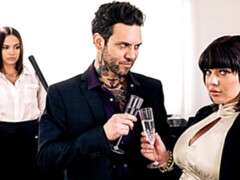 Grote kont, Bruinharig, Hondjeshouding, Zwart, Hakken, Interraciaal, Tatoeage, Trio