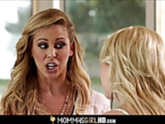 Blond, Dochter, Lesbisch, Moeder die ik wil neuken, Klein, Kut duiken, Tiener, Tieten likken