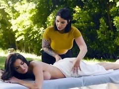 Поза 69, Большая жопа, Большие сиськи, Брюнетки, Мастурбация, Милф, Киски, Тату